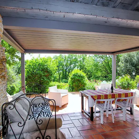 House Wooded Hill Holiday home